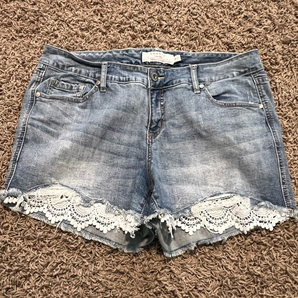 Torrid denim shorts SZ 16
